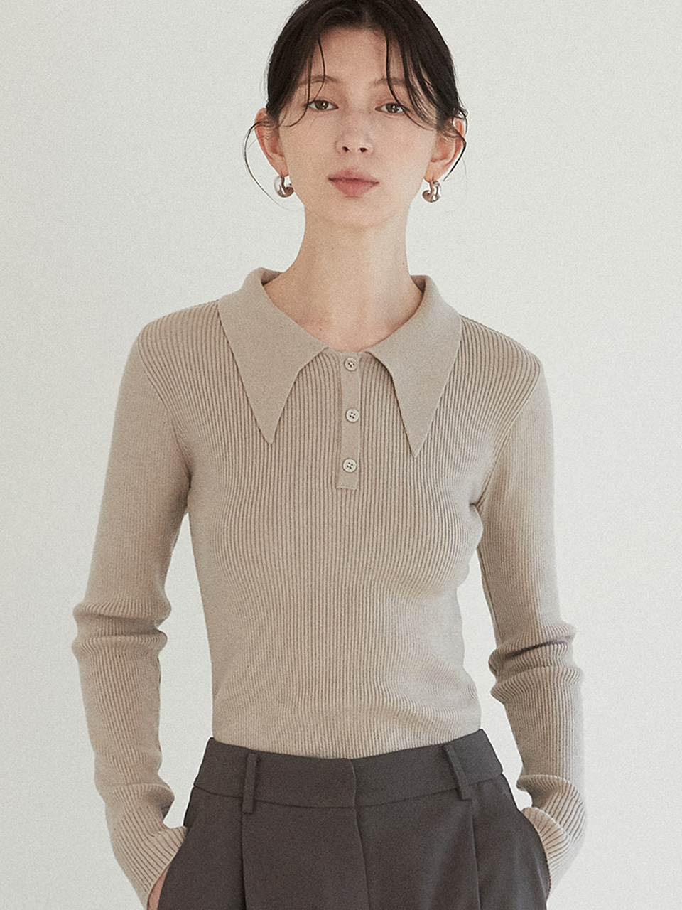 long collar knit top (light beige)
