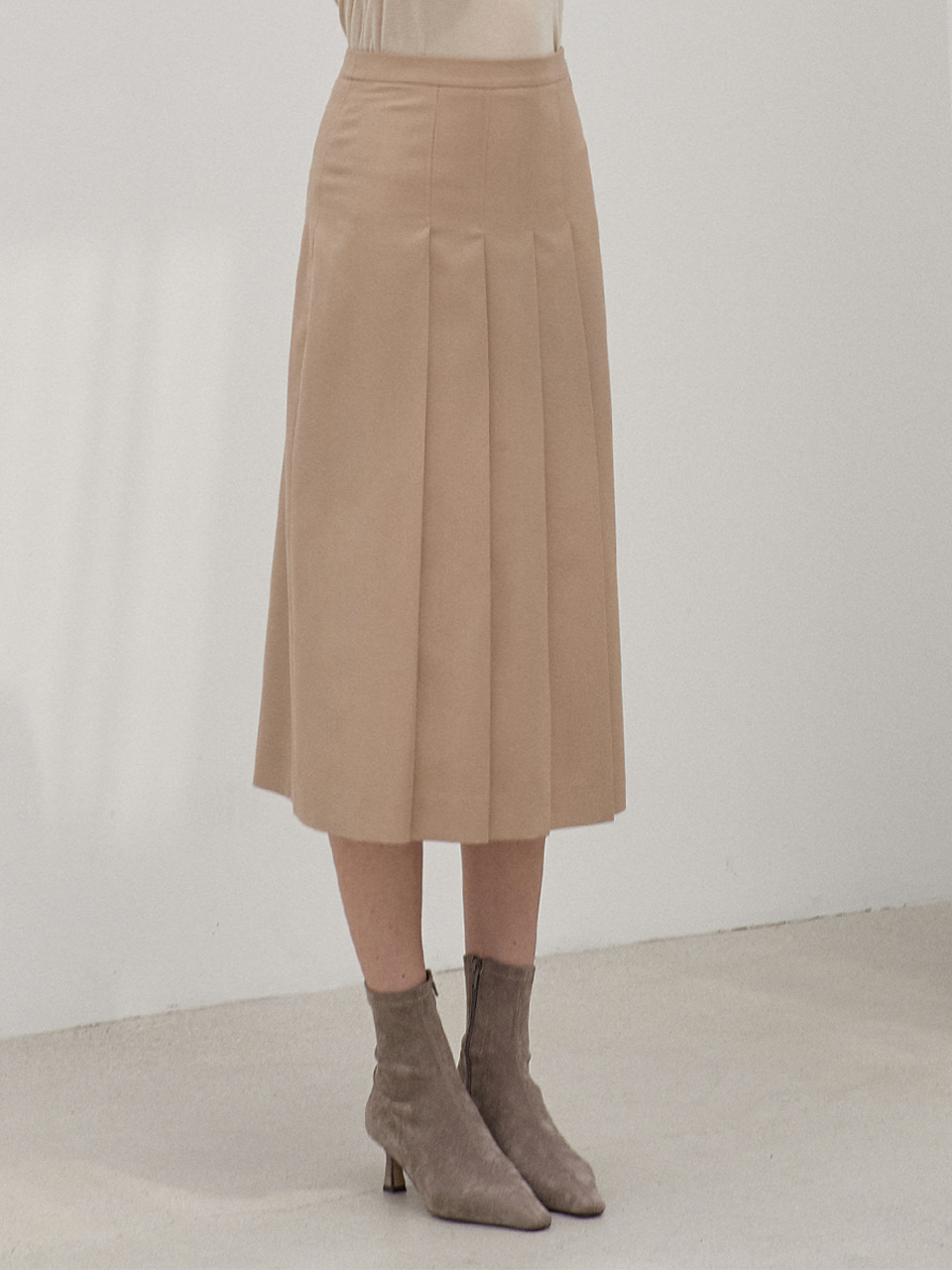 tailored pleats skirt (beige)