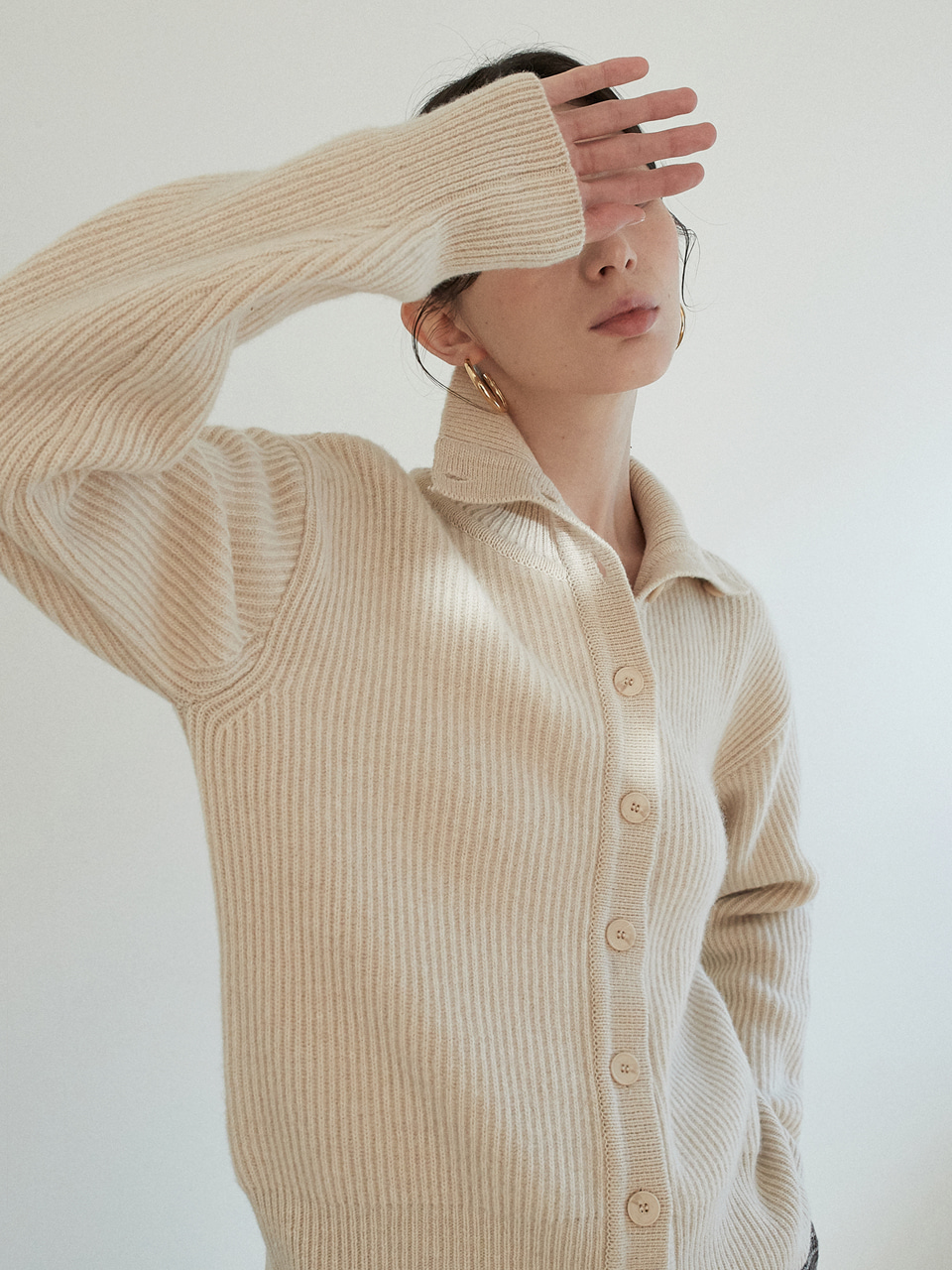 cashmere button knit (beige)