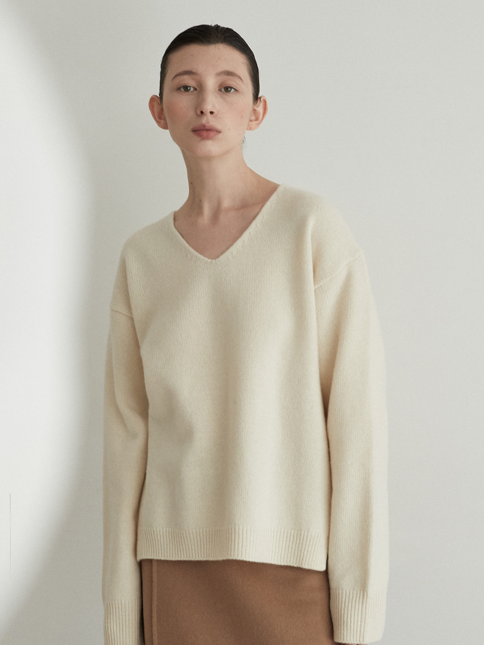 cashmere v neck knit (cream)