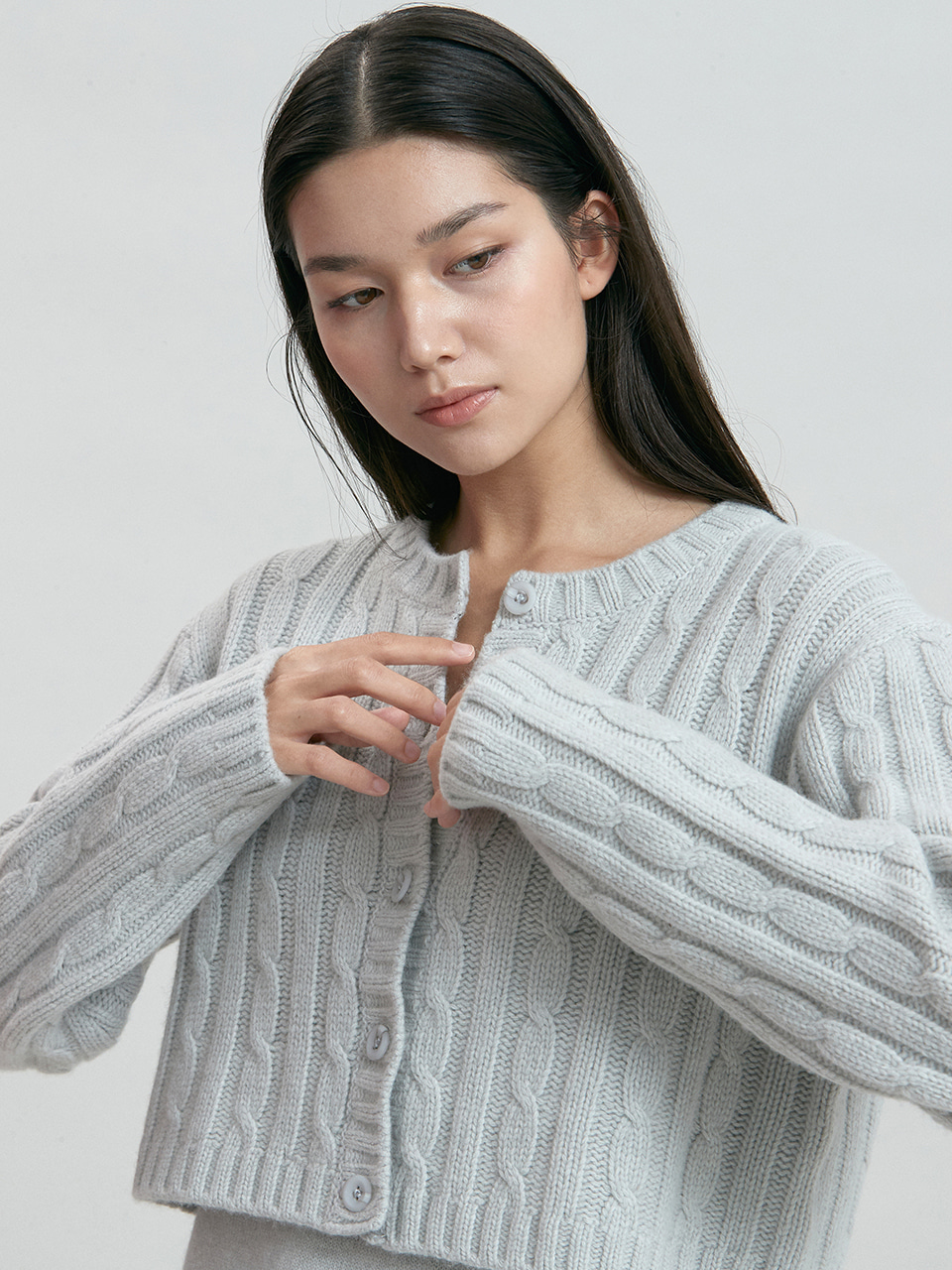 cashmere cable knit cardigan (light gray)